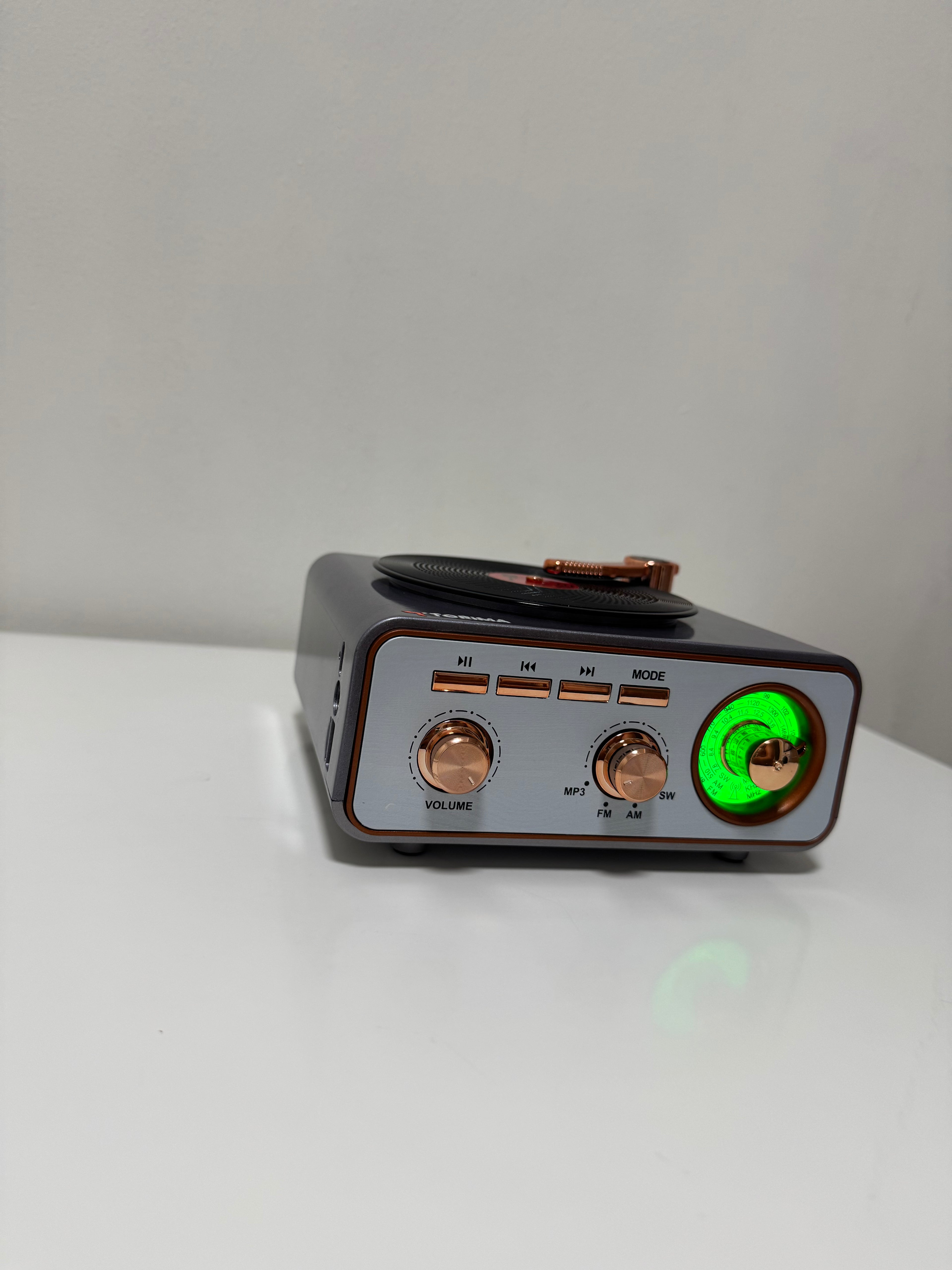 Nostalgia Royale Speaker